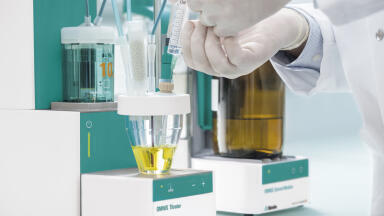 Safer and easier – Karl Fischer titration with OMNIS